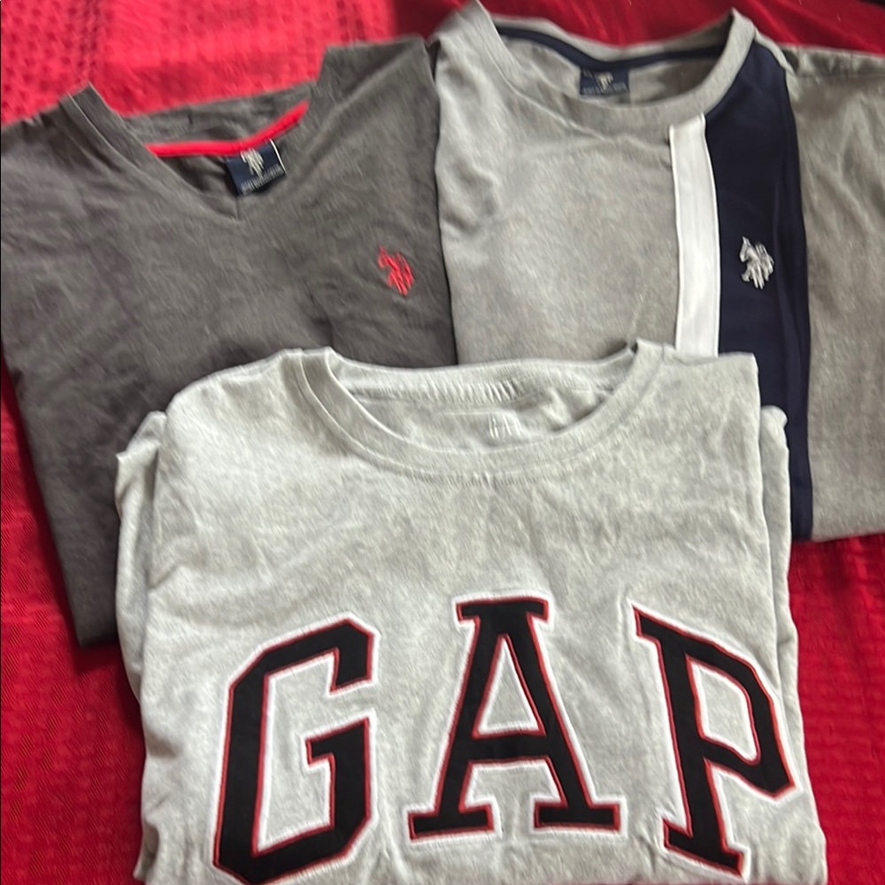 Brand new set of men shirts gap, polo